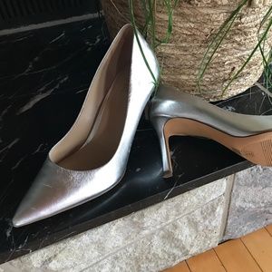 Naturalizer shoes ,Anna pump ,silver heels